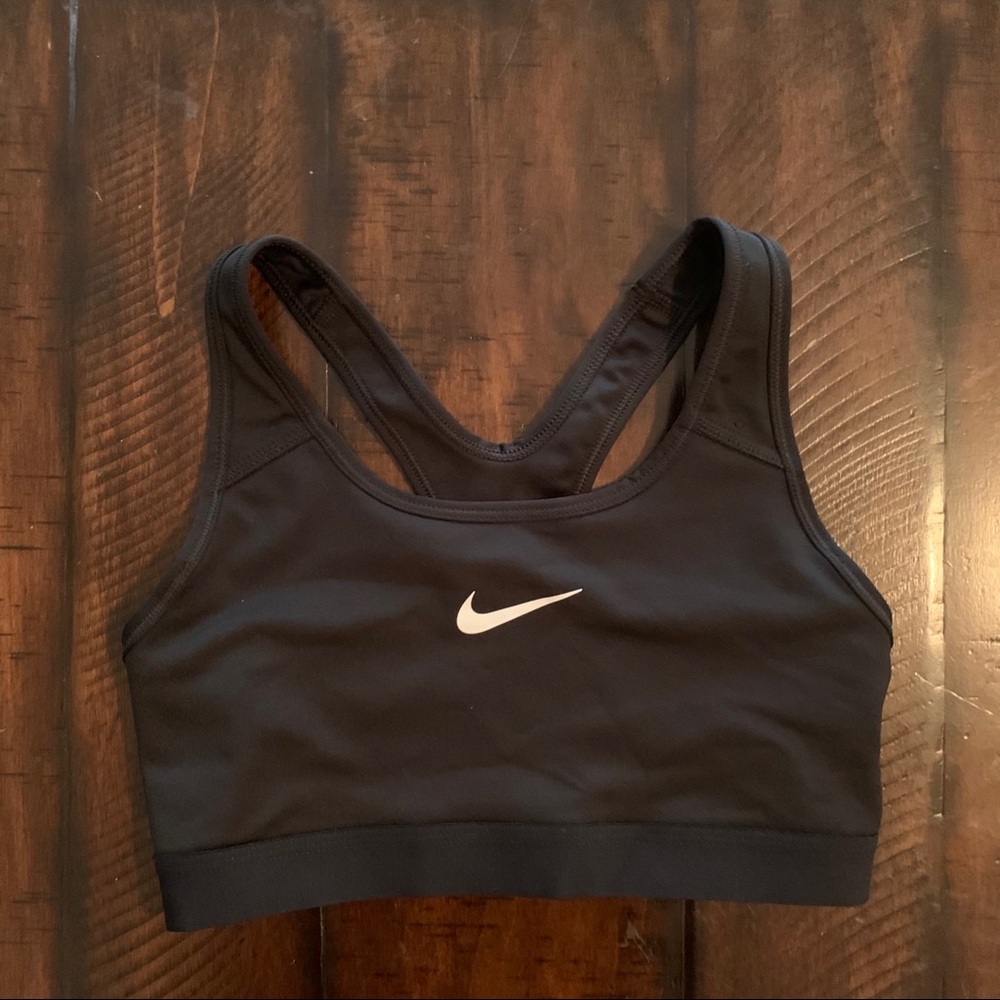 NWOT Nike sports bra